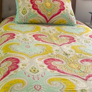 Twin size bright and colorful Duvet Cover.